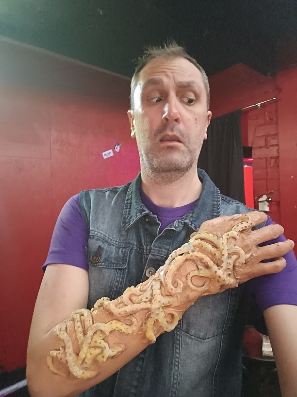 Nathan Head doubling as The Mogern's forearm in the original ending